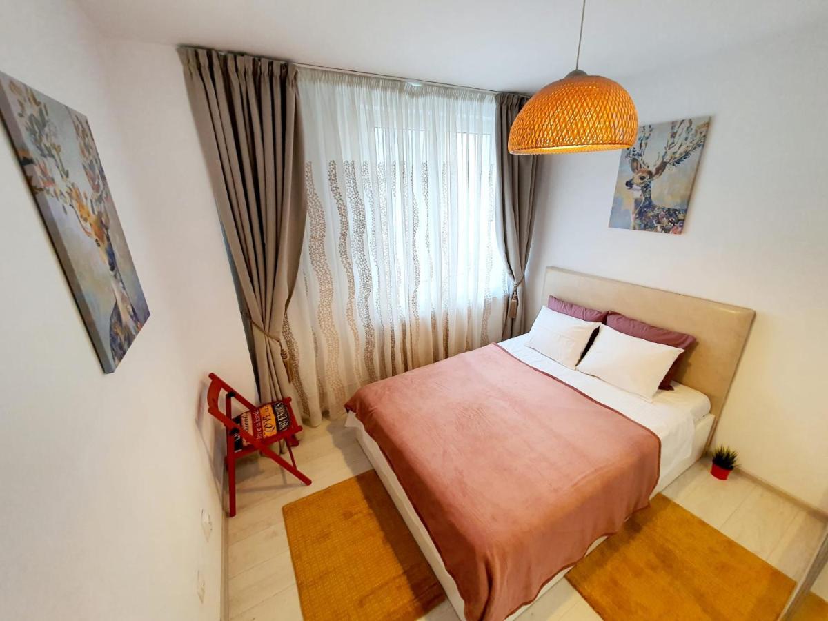 Downtown, Ideal For Longer Stays, Family Friendly Apartment - Nb73A Bucharest Exterior photo