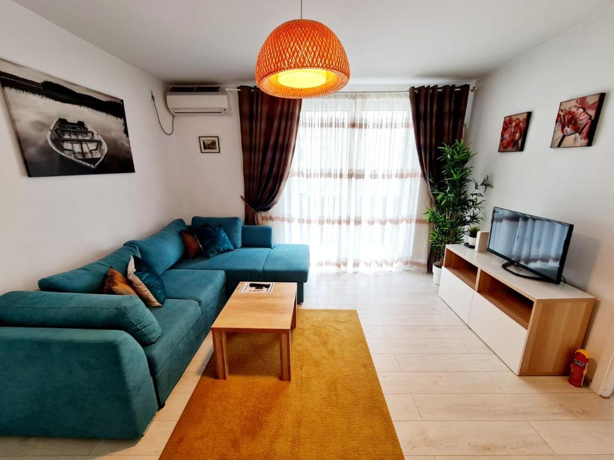 Downtown, Ideal For Longer Stays, Family Friendly Apartment - Nb73A Bucharest Exterior photo