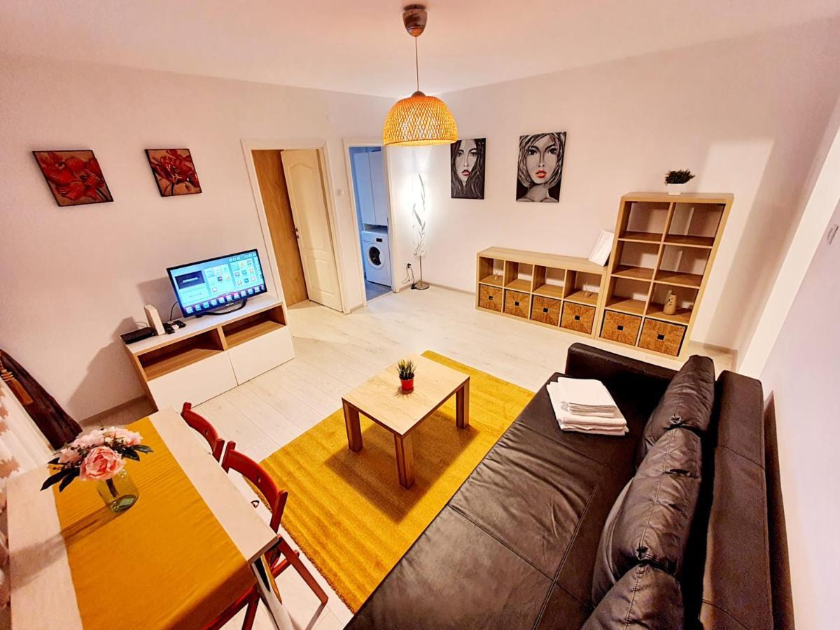 Downtown, Ideal For Longer Stays, Family Friendly Apartment - Nb73A Bucharest Exterior photo