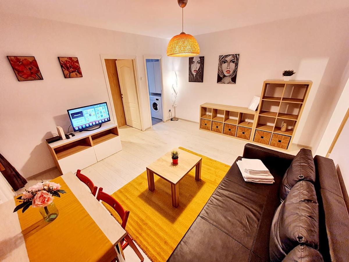 Downtown, Ideal For Longer Stays, Family Friendly Apartment - Nb73A Bucharest Exterior photo