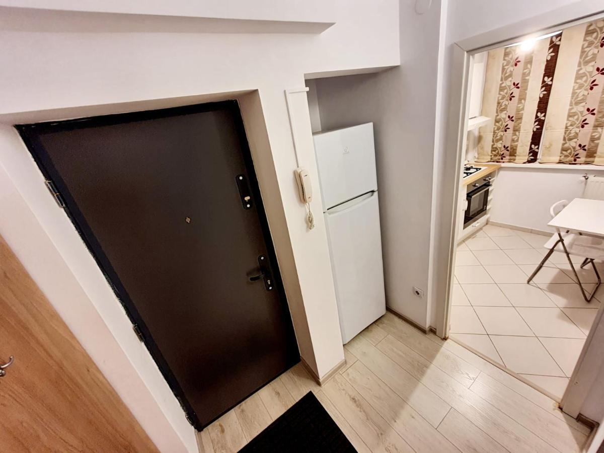 Downtown, Ideal For Longer Stays, Family Friendly Apartment - Nb73A Bucharest Exterior photo